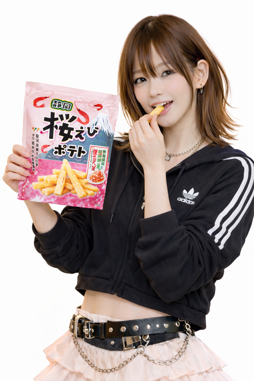 ひと口で、春が咲く。桜えびの旨みが、ギュッ！桜えびポテト🦐